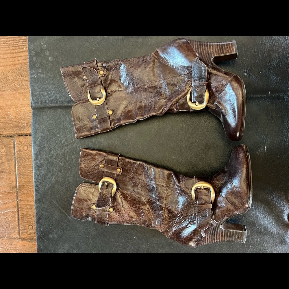 Naughty monkey boots